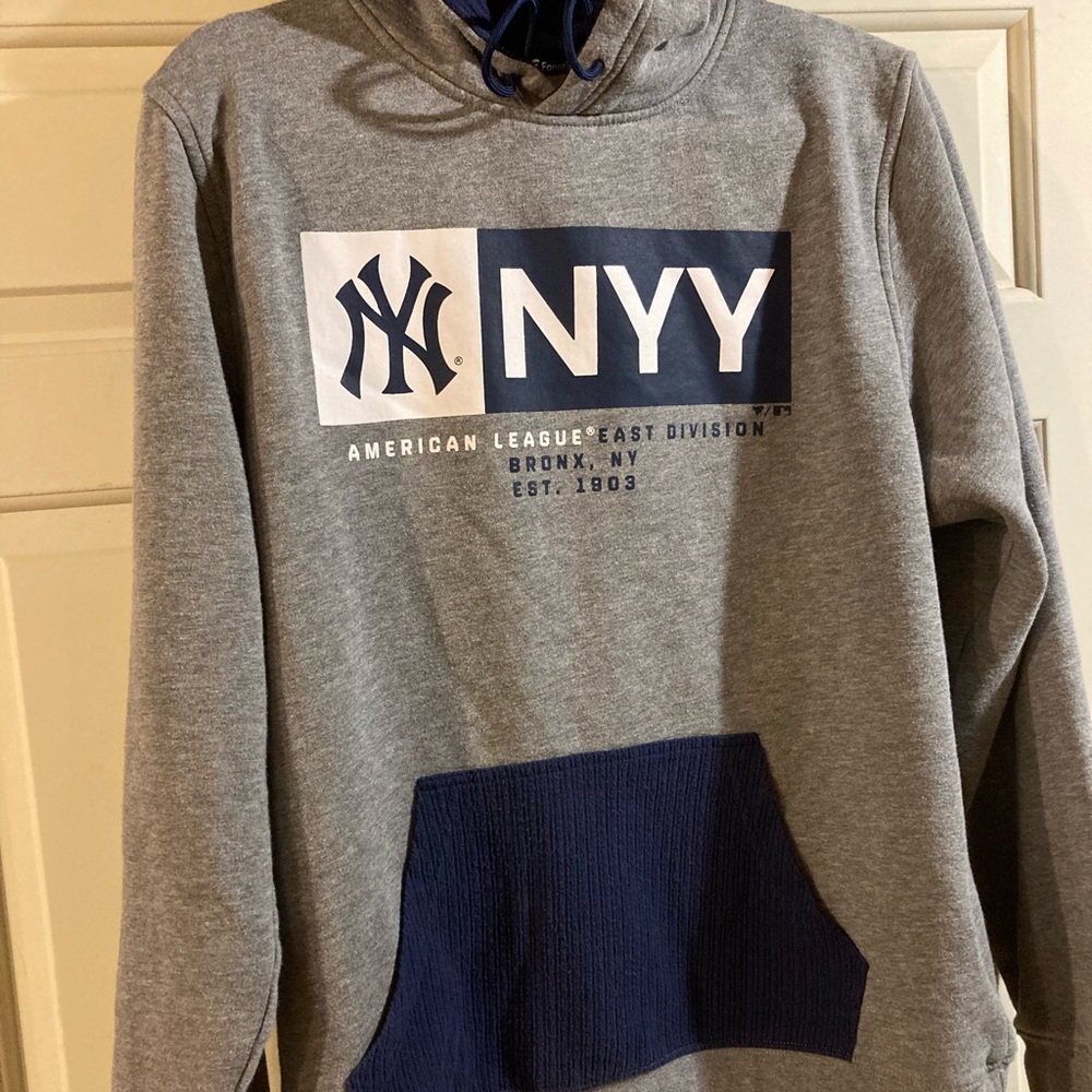 New York Yankees Fanatics hoodie.
